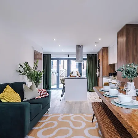 Big Mcr 5-bedroom Contractor House Sleeps 8 With Parking By Purestay Vakantiehuis *