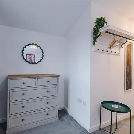 Big Mcr 5-bedroom Contractor House Sleeps 8 With Parking By Purestay Vakantiehuis *