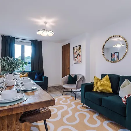 Vakantiehuis Big Mcr 5-bedroom Contractor House Sleeps 8 With Parking By Purestay *