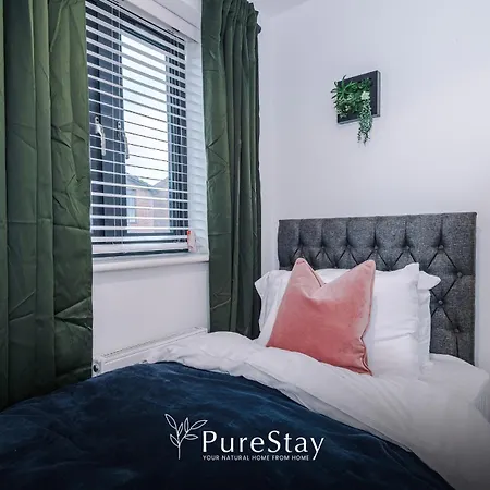 Big Mcr 5-bedroom Contractor House Sleeps 8 With Parking By Purestay Vakantiehuis