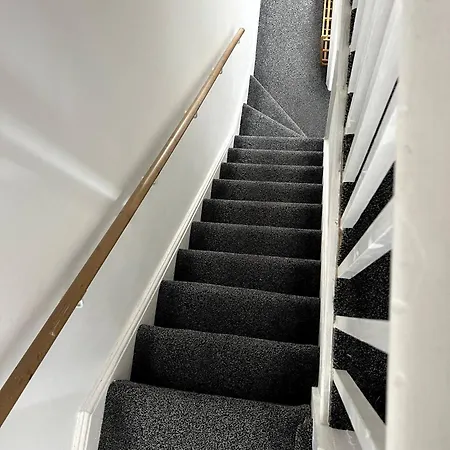 Cosy Double Bed To Salford Plab Samson Centre * مانشستر