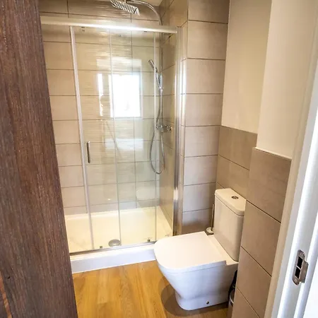 Zeni Alexandra Rise Two Bed Flat * 曼彻斯特