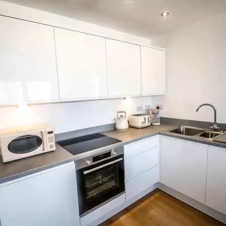 Zeni Alexandra Rise Two Bed Flat * 曼彻斯特