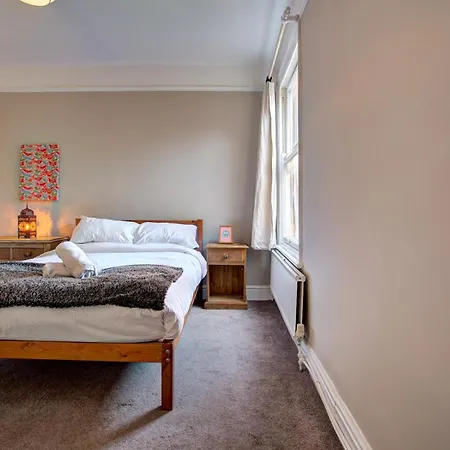 Spacious Victorian Family In Stretford - Pass The Keys Holiday home Manchester