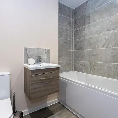 Modern & Convenient 1 Bed Flat In דירה מנצ'סטר