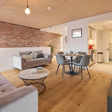 Finlays Yard By Veeve