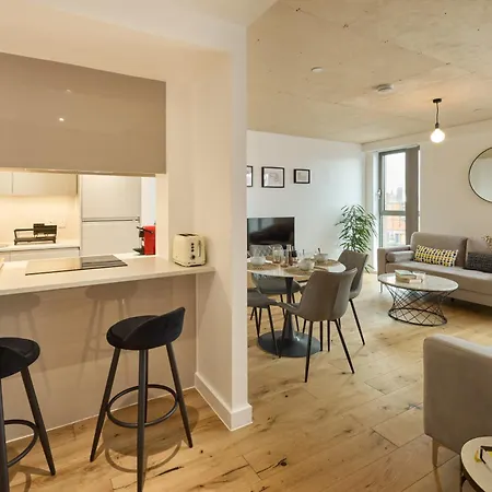 Finlays Yard By Veeve