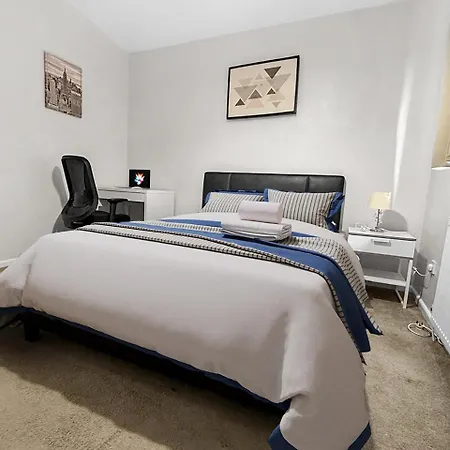 Spacious 3br Near Etihad And Coop Live Free Parking Semesterbostad