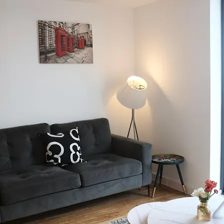 Luxury 2 Bed 13th Floor View Of Old Trafford *