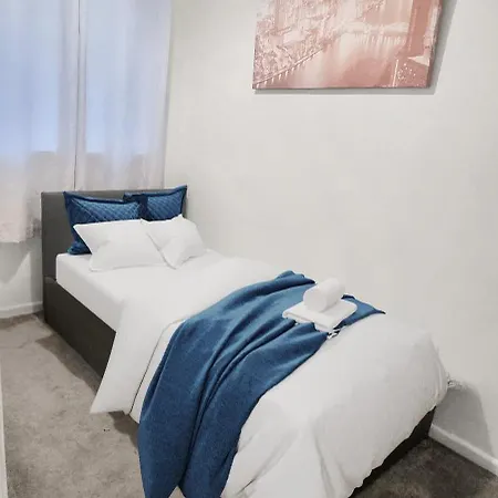 Spacious 3br Near Etihad And Coop Live Free Parking Manchester