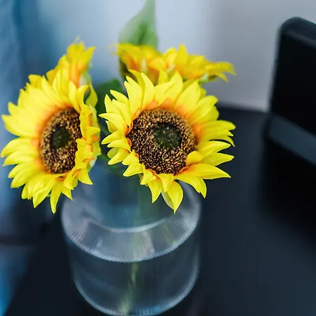 3br Salford Sleeps 7 Kitchen Parking