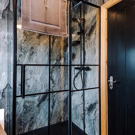 3br Salford Sleeps 7 Kitchen Parking 別荘 マンチェスター