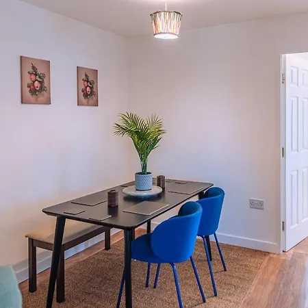 2 Bedroom Denton, Suitable For Professionals Needing A Peaceful Work Environment Apartament Manchester