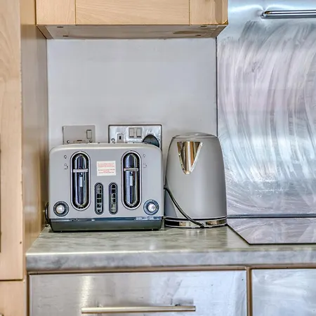 Appartamento Modern 2br With Free Parking Sleeps 8 Walk To Old Trafford Manchester