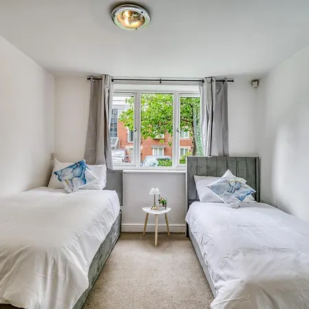 Modern 2br With Free Parking Sleeps 8 Walk To Old Trafford Appartamento Manchester