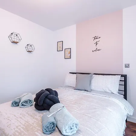 Διαμέρισμα Elegant 2br Flat Near Northern Quarter