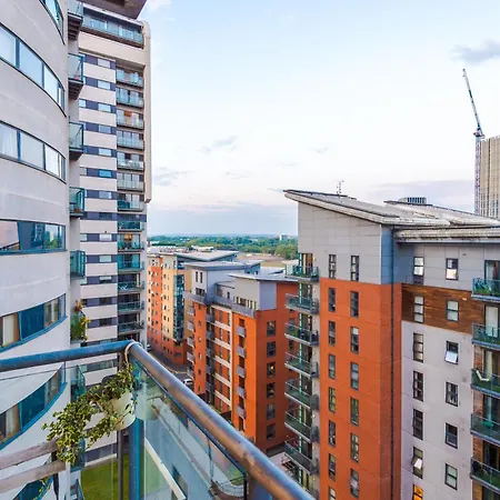 Διαμέρισμα Elegant 2br Flat Near Northern Quarter