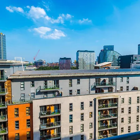 Elegant 2br Flat Near Northern Quarter