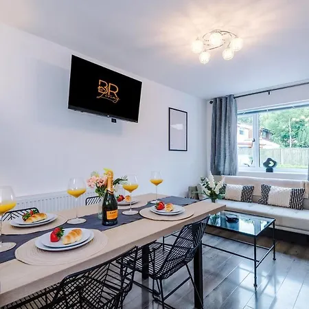 펜션 New! 2br With Parking, Near