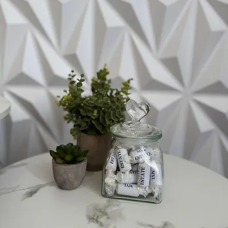 Luxury And Cosy Near Old Trafford M16 ,free Private Parking,fast Wi-fi,self Check-in Anytime Perfect For Late Arrivals, 5 Minutes To Old Trafford Stadium * Manchester