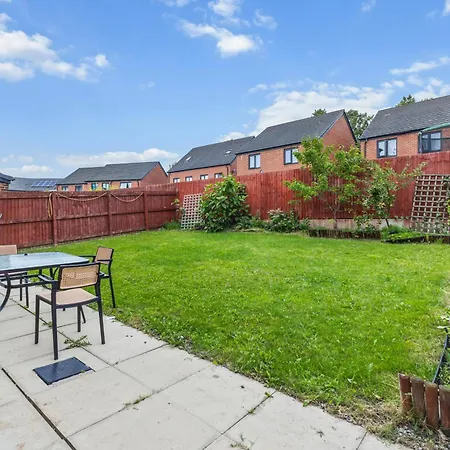 Modern 4 Bedroom Detached House 66cl *