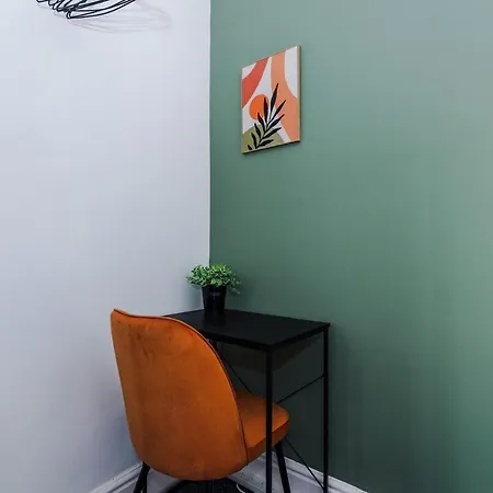 New! Modern 3-bed House, Free Parking, Fast Wi-fi & Easy Access Σπίτι διακοπών Μάντσεστερ