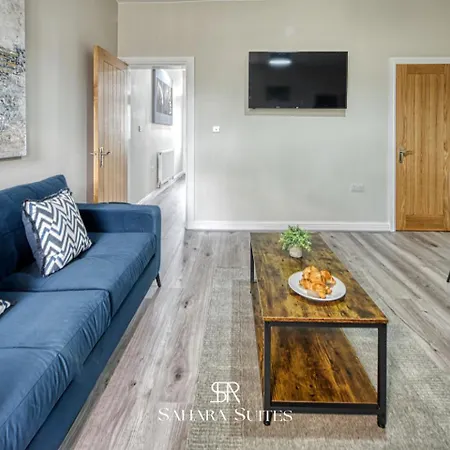 Spacious 5-bedroom - Sleeps 10 - - Parking * مانشستر