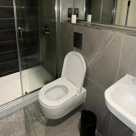 2-bed - Sleeps 4 - Pets Welcome Apartamento Mánchester