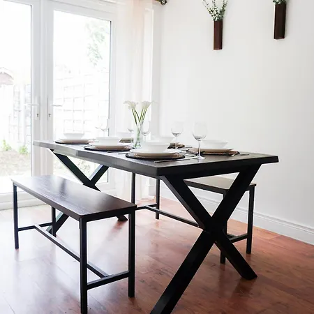 Spacious 3bd Near Etihad And Coop Live - Free Parking! マンチェスター