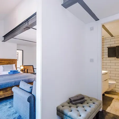 Stunning 3br Townhouse, Terrace, Games, Free Parking 別荘 *