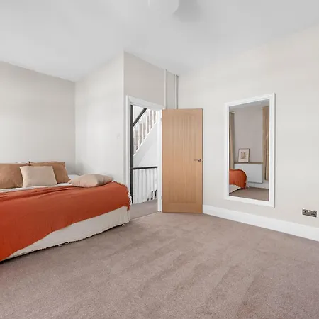 Διαμέρισμα Three Bedroom House By Brookland Serviced Short Lets With Free Wifi