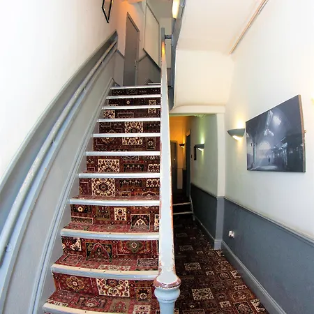 מלון Mitre Centre