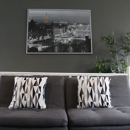 Mitre Centre מלון 3*