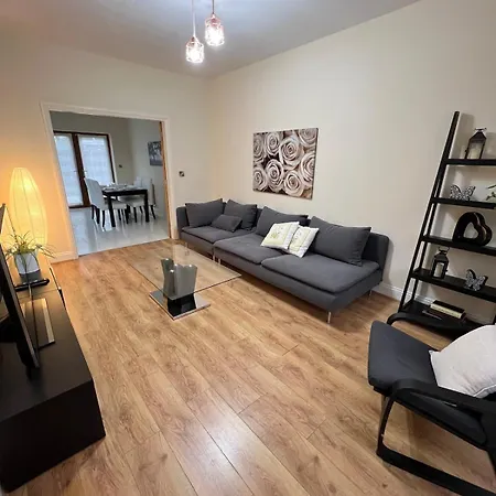 Elegant House - 3 Bedroom, 3 Bathroom * Manchester