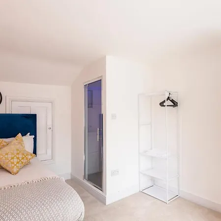 Spacious 3br Family With Big Garden Casa de Férias