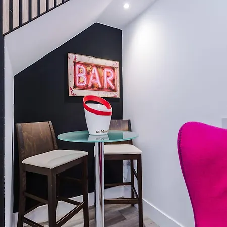 Minutes To The Coop Live Arena & Etihad Stadium - Free Parking With Ev Charger בית נופש