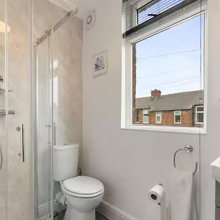 Stylish 3-bedroom 14mins To Co-op Live Arena
