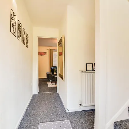 New 3 Bedroom Stylish With Drive & Garden בית נופש מנצ'סטר