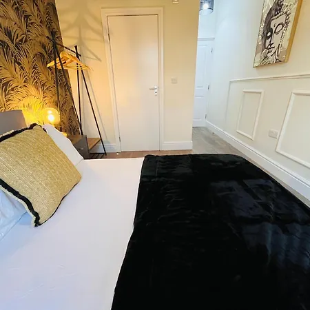 Stylish 5br 5ba In Salford Street Parking * מנצ'סטר