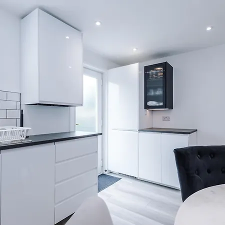 Tatil Evi Minutes To The Coop Live Arena & Etihad Stadium - Free Parking W Ev Charger Manchester