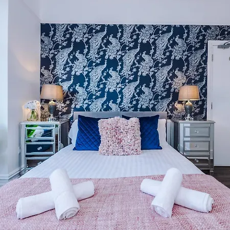 Spacious 4br With 3 Baths, Tatil Evi Manchester