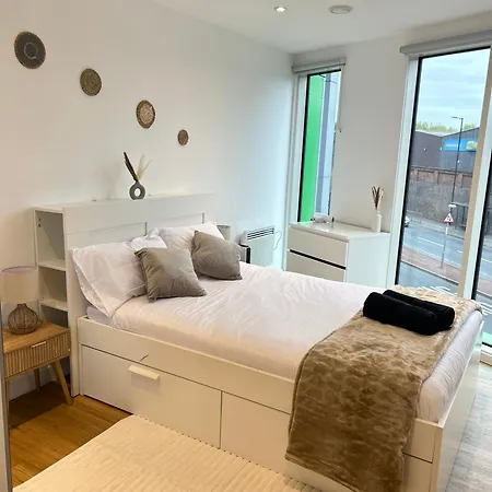 With - Terrace - Gym- Free Parking- Next To Man Stadium & Centre * Mánchester