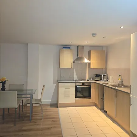 Spacious 2 Bedroom Centre Apartment Manchester