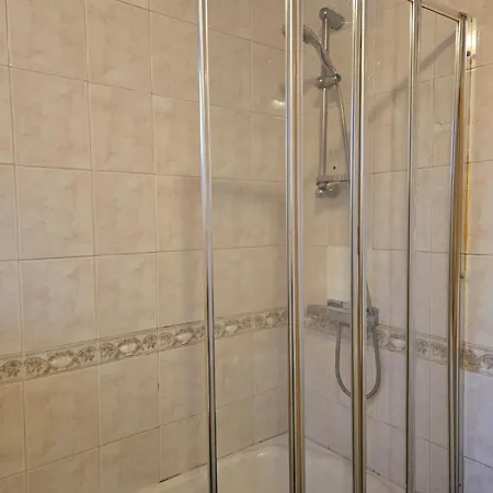 Stylish To Rent 100m From The Etihad And Coop Live *