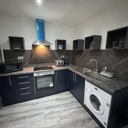 3, Centrally Located Near Northern Quarter