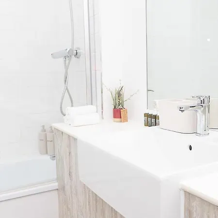 Διαμέρισμα Stunning 2-bed Retreat - Ao Arena & Victoria Stn