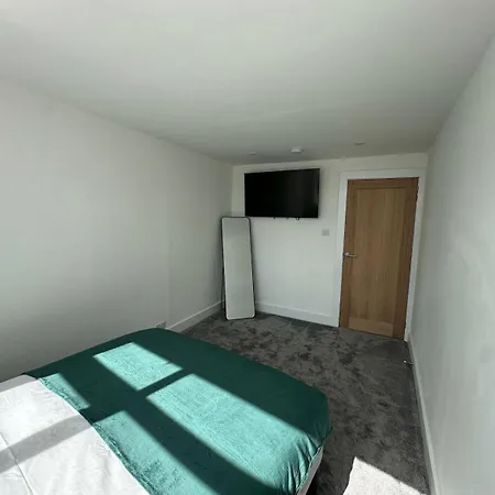 Appartement 6 Guests Parking Near Old Trafford Football & Cricket 10 Mins To Ideal For Contractors & Professionals *