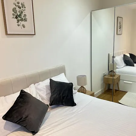 With - Terrace - Gym- Free Parking- Next To Man Stadium & Centre Apartmán *
