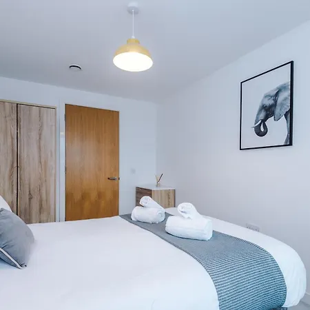 アパート Stylish Two Bedroom With Balcony マンチェスター