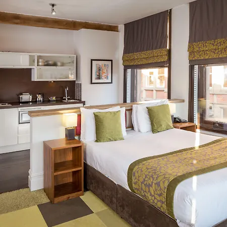 Aparthotel Roomzzz Manchester